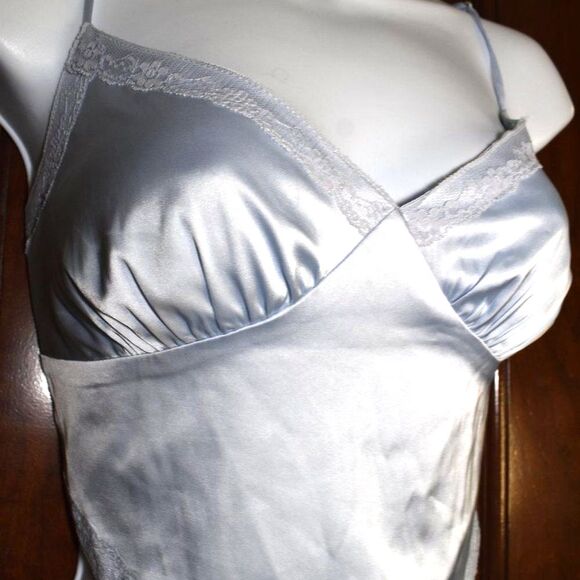 Brooklyn Karma Blue Satin Cropped Lace Trim V Neck Strappy Blouse Size Medium - Picture 10 of 12